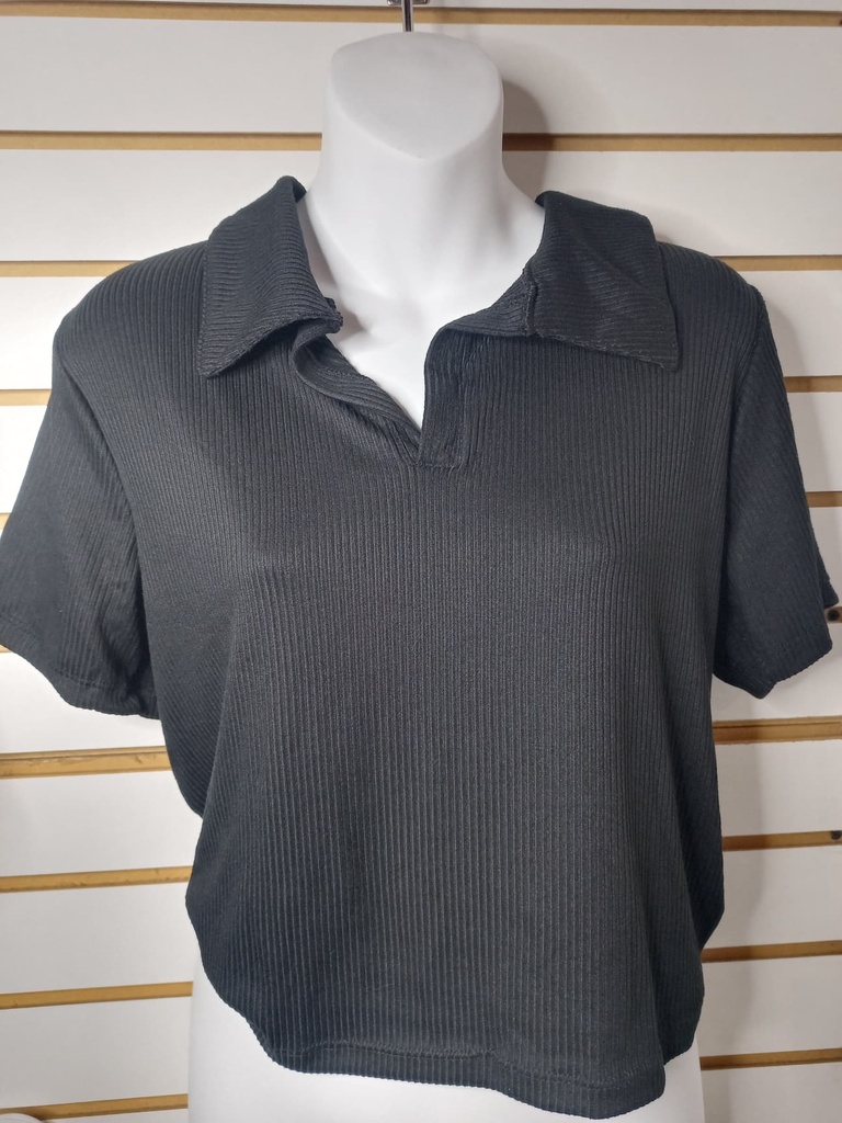 Blusa Basica de Cuello Negra